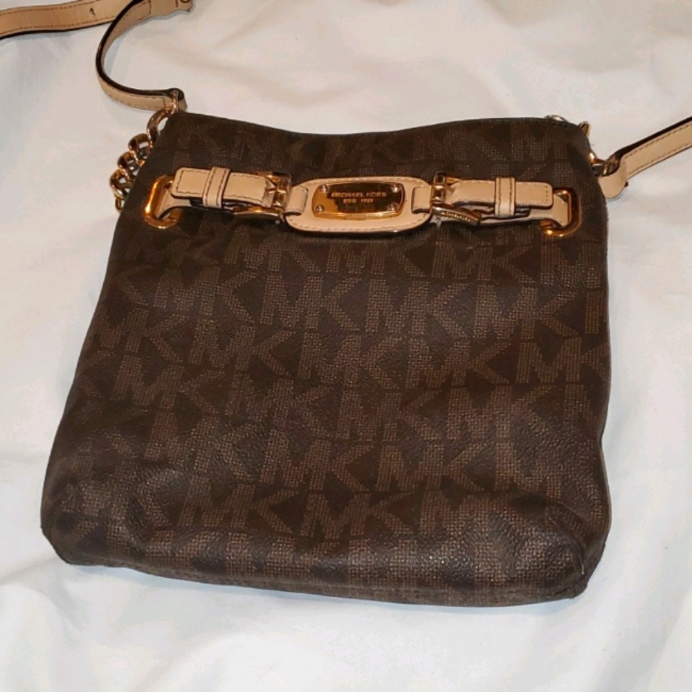 Micheal Kors signature jet set